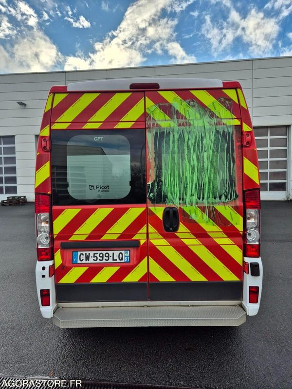 CITROEN JUMPER CW-599-LQ - Ātrās palīdzības mašīna: foto 3 CITROEN JUMPER CW-599-LQ - Ātrās palīdzības mašīna: foto 3