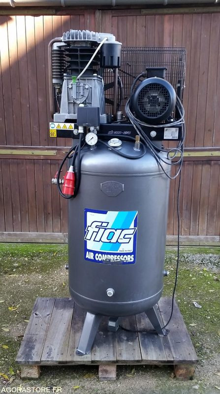 COMPRESSEUR VERTICAL DE MARQUE FIAC TYPE AB-300-670 CUVE 270l TRIPHASE - Gaisa kompresors: foto 1 COMPRESSEUR VERTICAL DE MARQUE FIAC TYPE AB-300-670 CUVE 270l TRIPHASE - Gaisa kompresors: foto 1