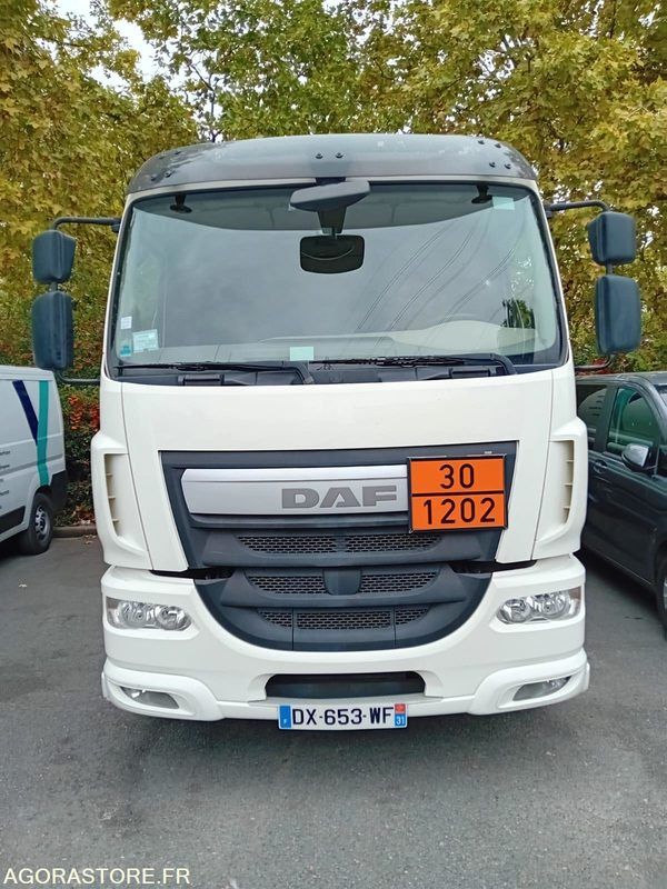 Camion citerne DAF LF310 - 2015 - 158 000km - SUV: foto 1 Camion citerne DAF LF310 - 2015 - 158 000km - SUV: foto 1