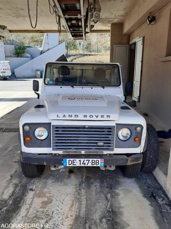 Camion hydrocureur LAND ROVER Defender - 2014 / 142 462 KM - Pikaps: foto 2 Camion hydrocureur LAND ROVER Defender - 2014 / 142 462 KM - Pikaps: foto 2