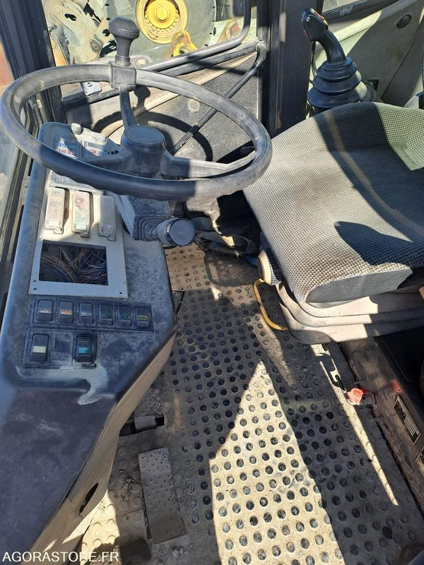 Chargeuse AHLMANN AS200 - 1999 / 6926 HEURES (MMF818/MD351) - Buldozers: foto 4 Chargeuse AHLMANN AS200 - 1999 / 6926 HEURES (MMF818/MD351) - Buldozers: foto 4