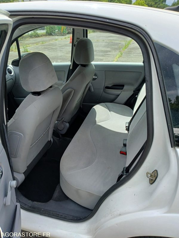 Citroën C3 (40607) - Vieglā automašīna: foto 3 Citroën C3 (40607) - Vieglā automašīna: foto 3