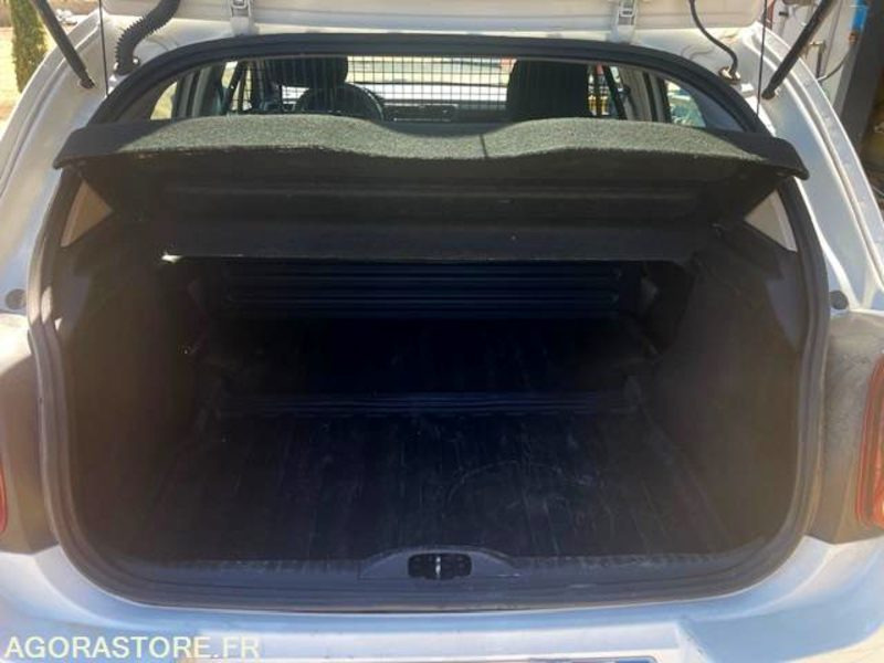 Citroën C3 société blue HDI 100 BVM6 FEEL NAV - Vieglā automašīna: foto 5 Citroën C3 société blue HDI 100 BVM6 FEEL NAV - Vieglā automašīna: foto 5