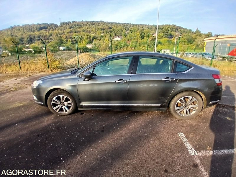 Citroën C5 – Diesel – 2016-204 763 km - Vieglā automašīna: foto 5 Citroën C5 – Diesel – 2016-204 763 km - Vieglā automašīna: foto 5