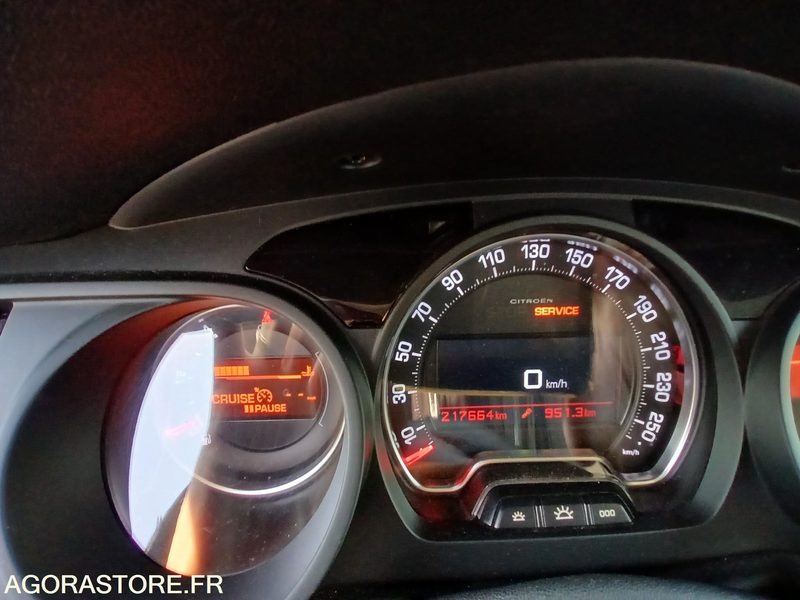 Citroën C5 – Diesel – 2016-217 349 km - Vieglā automašīna: foto 5 Citroën C5 – Diesel – 2016-217 349 km - Vieglā automašīna: foto 5