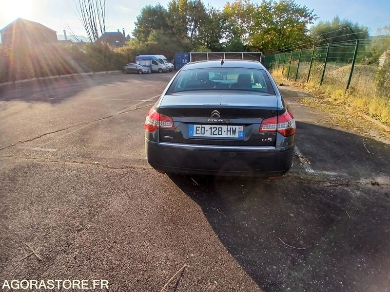 Citroën C5 – Diesel – 2016-217 349 km - Vieglā automašīna: foto 4 Citroën C5 – Diesel – 2016-217 349 km - Vieglā automašīna: foto 4