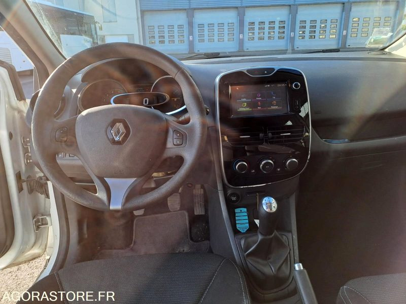 Clio IV 1.5 DCI de 2015 - Vieglā automašīna: foto 4 Clio IV 1.5 DCI de 2015 - Vieglā automašīna: foto 4