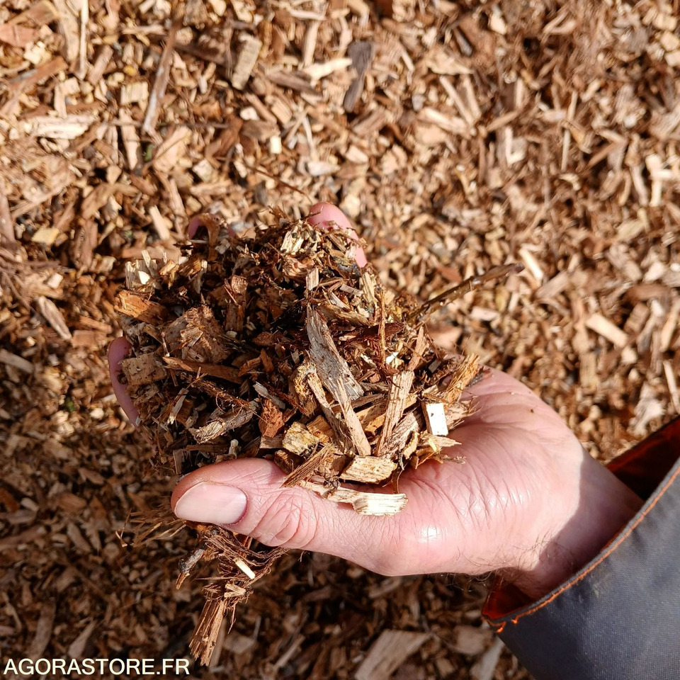 Copeaux de feuillus 20m3 (25€/m3) - Dārza tehnika: foto 2 Copeaux de feuillus 20m3 (25€/m3) - Dārza tehnika: foto 2