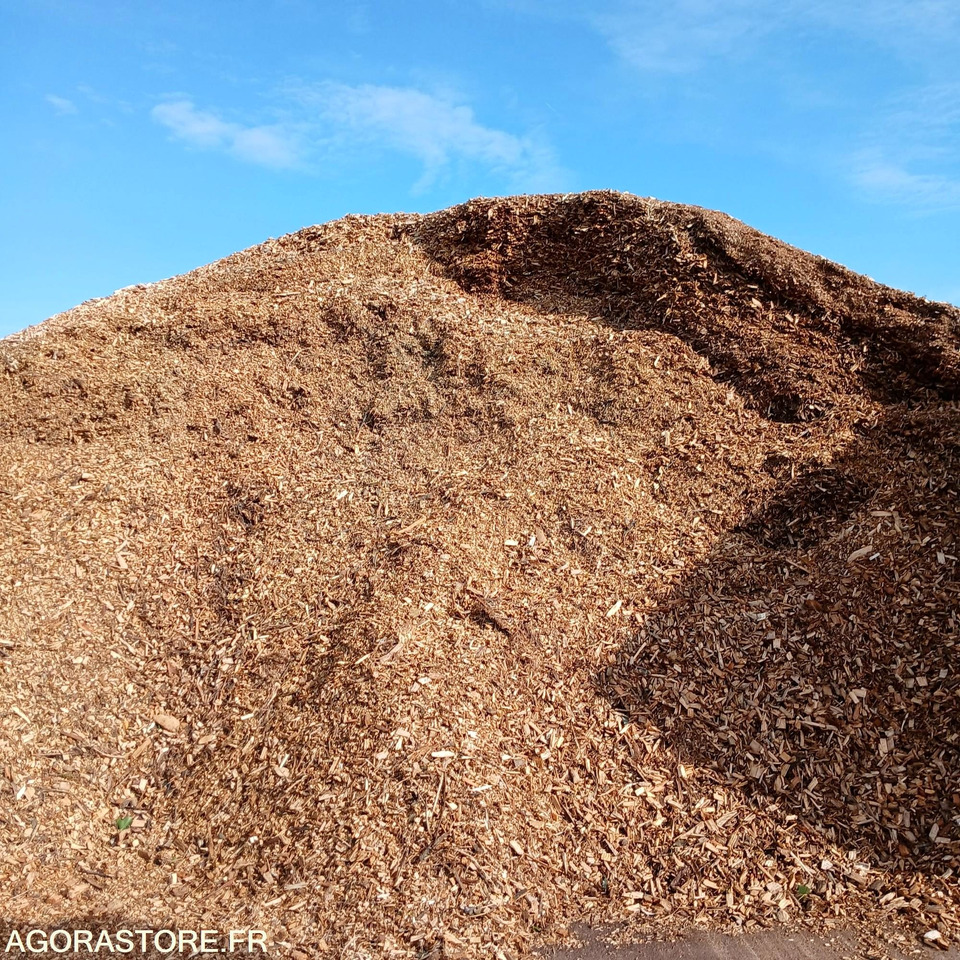 Copeaux de feuillus 20m3 (25€/m3) - Dārza tehnika: foto 1 Copeaux de feuillus 20m3 (25€/m3) - Dārza tehnika: foto 1