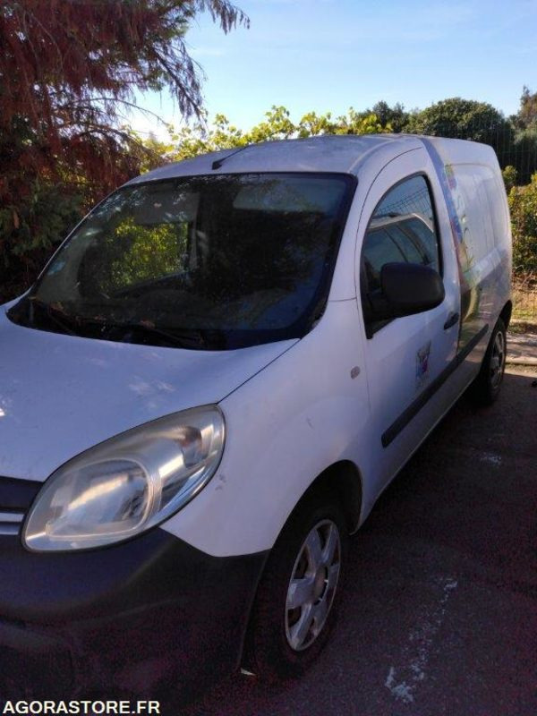 DJ-673-CJ RENAULT KANGOO 201522 kms 2014 - Mazs furgons: foto 2 DJ-673-CJ RENAULT KANGOO 201522 kms 2014 - Mazs furgons: foto 2