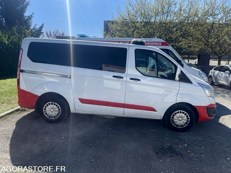 DQ-048-QV - Non Roulant - Pour pièces - FORD CUSTOM - VASP - 361 398 Kms - Ātrās palīdzības mašīna: foto 1 DQ-048-QV - Non Roulant - Pour pièces - FORD CUSTOM - VASP - 361 398 Kms - Ātrās palīdzības mašīna: foto 1