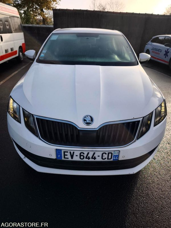 EV-644-CD - Non Roulant - SKODA OCTAVIA - VP - 339 260 Kms - Vieglā automašīna: foto 3 EV-644-CD - Non Roulant - SKODA OCTAVIA - VP - 339 260 Kms - Vieglā automašīna: foto 3