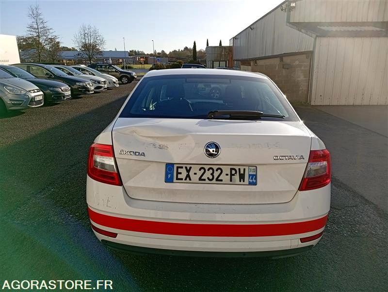 EX-232-PW - Non Roulant - SKODA OCTAVIA - VP - 482 393 Kms - Vieglā automašīna: foto 4 EX-232-PW - Non Roulant - SKODA OCTAVIA - VP - 482 393 Kms - Vieglā automašīna: foto 4