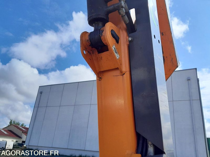 Epareuse Norémat Optima avec tête de débroussaillage norémat - Izlices pļaujmašīna: foto 4 Epareuse Norémat Optima avec tête de débroussaillage norémat - Izlices pļaujmašīna: foto 4