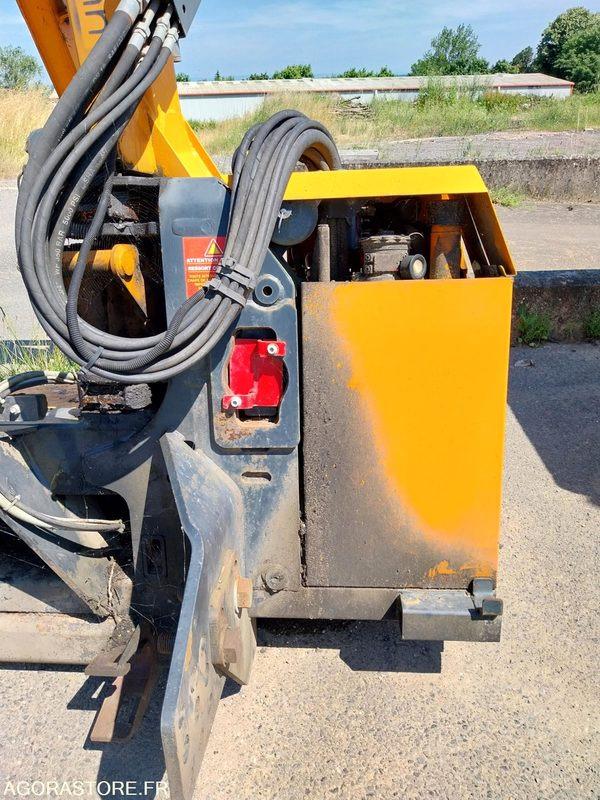 Epareuse Norémat Optima avec tête de fauchage rousseau technipro 160 - Izlices pļaujmašīna: foto 5 Epareuse Norémat Optima avec tête de fauchage rousseau technipro 160 - Izlices pļaujmašīna: foto 5
