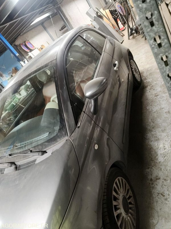 FIAT 500 - Vieglā automašīna: foto 2 FIAT 500 - Vieglā automašīna: foto 2