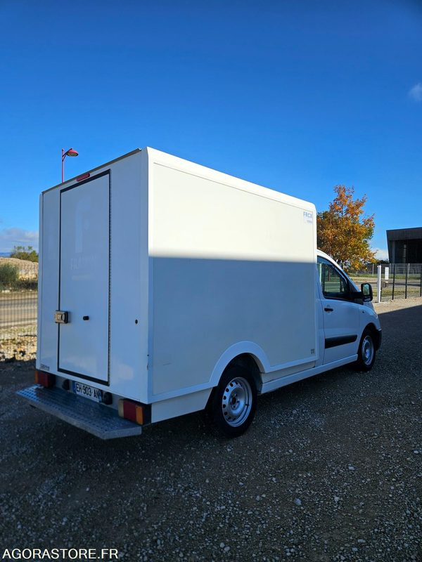 FIAT SCUDO 2.0 130 CAISSE FRIGORIFIQUE FRCX 3 PLACES - Komercauto refrižerators: foto 4 FIAT SCUDO 2.0 130 CAISSE FRIGORIFIQUE FRCX 3 PLACES - Komercauto refrižerators: foto 4