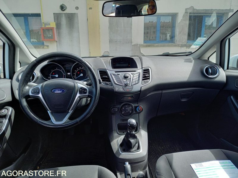 FORD FIESTA TDCI 70 FAP TREND -5 PORTES - Vieglā automašīna: foto 4 FORD FIESTA TDCI 70 FAP TREND -5 PORTES - Vieglā automašīna: foto 4
