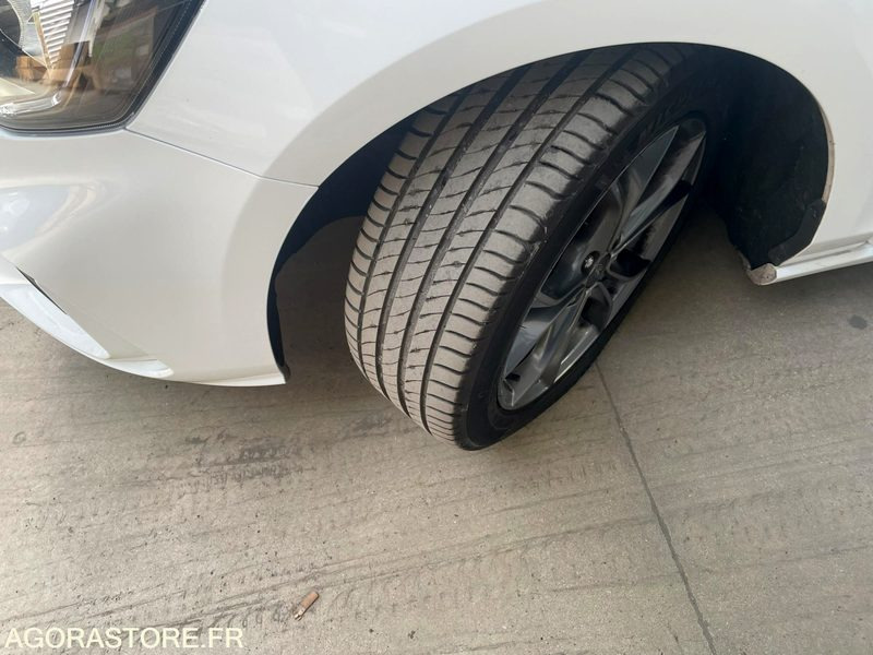 FORD FOCUS ST Line 122800 Kms 2021 - Vieglā automašīna: foto 5 FORD FOCUS ST Line 122800 Kms 2021 - Vieglā automašīna: foto 5