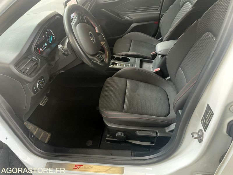 FORD FOCUS finition ST Line 122800 Kms 2021 - Universālis: foto 4 FORD FOCUS finition ST Line 122800 Kms 2021 - Universālis: foto 4