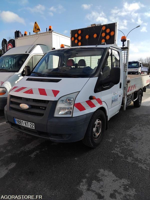 FORD Transit Plateau - Komercauto pašizgāzējs: foto 1 FORD Transit Plateau - Komercauto pašizgāzējs: foto 1