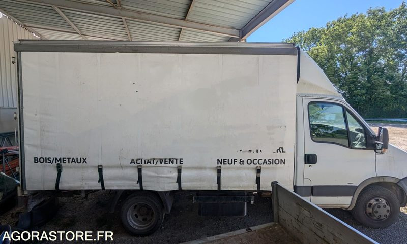 FOURGON IVECO 35C18 - 2008 - 182 000 KM - Kravas mikroautobuss: foto 3 FOURGON IVECO 35C18 - 2008 - 182 000 KM - Kravas mikroautobuss: foto 3