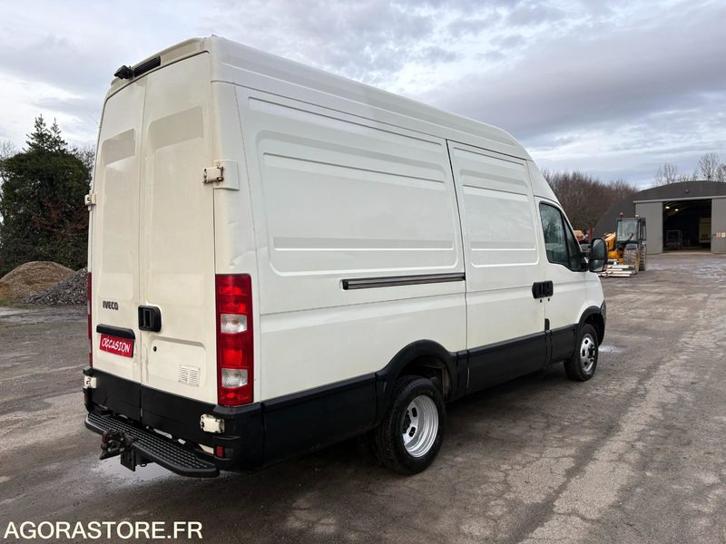 FOURGON IVECO DAILY 180 CV - 2011 - 195 600 KMS - Kravas mikroautobuss: foto 5 FOURGON IVECO DAILY 180 CV - 2011 - 195 600 KMS - Kravas mikroautobuss: foto 5