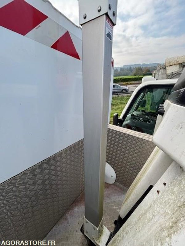 FOURGON NACELLE RENAULT MASTER ET NACELLE VERSALIFT 11.3 M 2019 110329 KM - Autopacēlājs: foto 3 FOURGON NACELLE RENAULT MASTER ET NACELLE VERSALIFT 11.3 M 2019 110329 KM - Autopacēlājs: foto 3