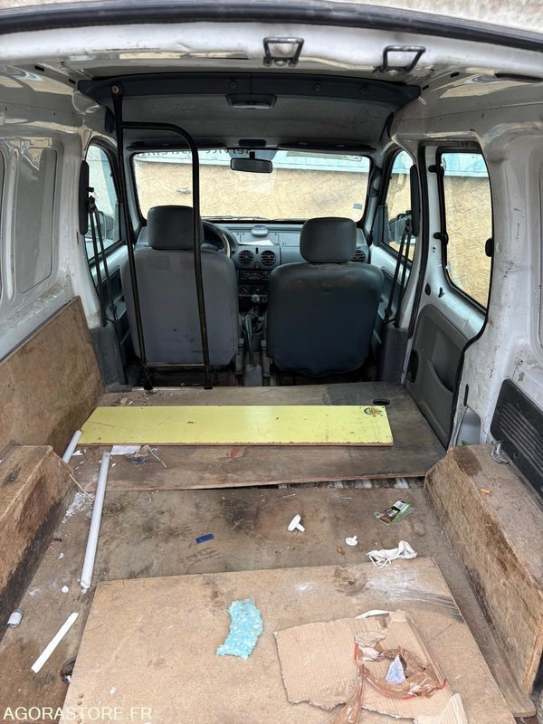 FOURGONNETTE RENAULT KANGOO - Mazs furgons: foto 1 FOURGONNETTE RENAULT KANGOO - Mazs furgons: foto 1