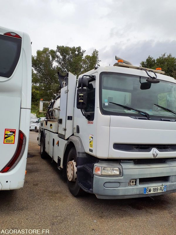 HYDROCUREUR 19T RIVARD - 2004 / 262 122 KM - Asenizācijas mašīna: foto 1 HYDROCUREUR 19T RIVARD - 2004 / 262 122 KM - Asenizācijas mašīna: foto 1