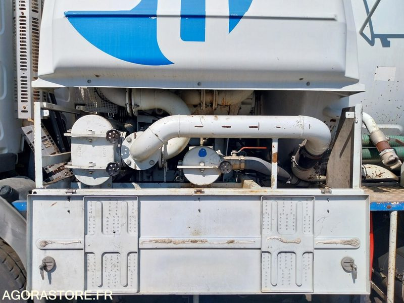 HYDROCUREUR 26T HUWER/RENAULT 496ADT34 (vente uniquement export) - Asenizācijas mašīna: foto 5 HYDROCUREUR 26T HUWER/RENAULT 496ADT34 (vente uniquement export) - Asenizācijas mašīna: foto 5