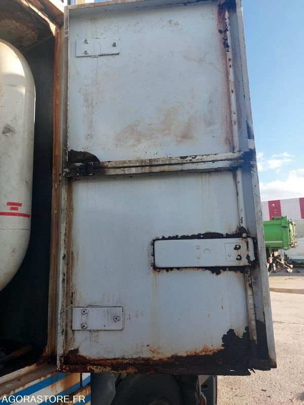 Asenizācijas mašīna HYDROCUREUR RIVARD / RENAULT DC240 - 358888 KMS - ROULANT - EN L'ETAT: foto 13 Asenizācijas mašīna HYDROCUREUR RIVARD / RENAULT DC240 - 358888 KMS - ROULANT - EN L'ETAT: foto 13