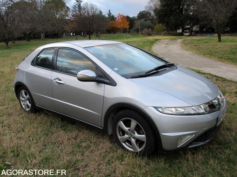 Honda Civic VIII 1.4i VTEC 100Cv Virtuose - Vieglā automašīna: foto 4 Honda Civic VIII 1.4i VTEC 100Cv Virtuose - Vieglā automašīna: foto 4