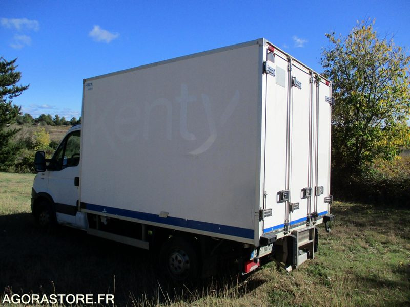 IVECO 35S13 de 2013 chassis cabine frigorifique - Komercauto refrižerators: foto 3 IVECO 35S13 de 2013 chassis cabine frigorifique - Komercauto refrižerators: foto 3