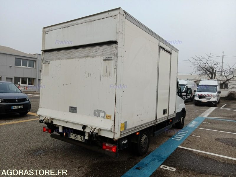 IVECO DAILY CHASSIS 35S13 EURO 5 / DY555FL / 177380 kms / 2015 - Kravas mikroautobuss: foto 3 IVECO DAILY CHASSIS 35S13 EURO 5 / DY555FL / 177380 kms / 2015 - Kravas mikroautobuss: foto 3