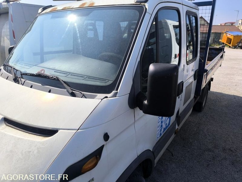 IVECO DAILY - Komercauto pašizgāzējs: foto 1 IVECO DAILY - Komercauto pašizgāzējs: foto 1
