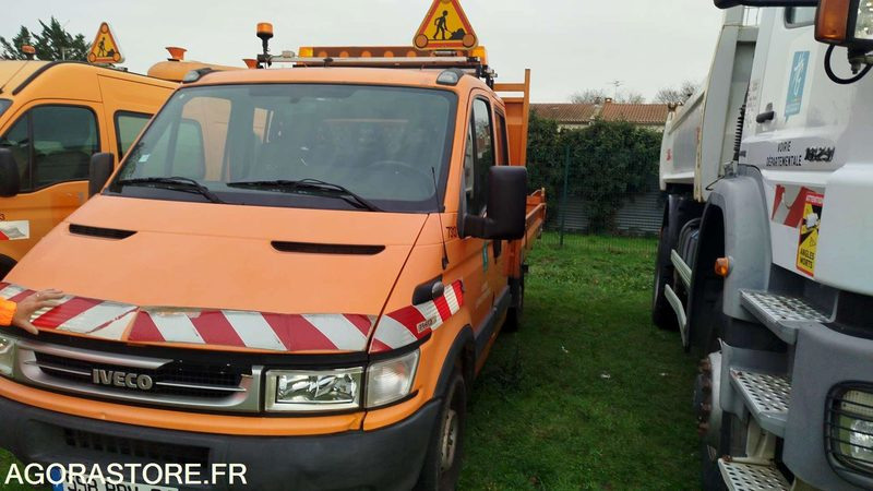 Iveco 35S12 - 2006 - 317864km - 598BRV31 - Komercauto pašizgāzējs: foto 2 Iveco 35S12 - 2006 - 317864km - 598BRV31 - Komercauto pašizgāzējs: foto 2