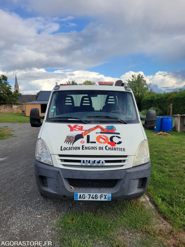Komercauto pašizgāzējs Iveco 35c12: foto 13