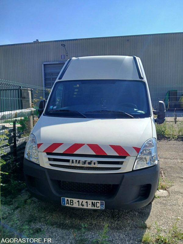 Iveco AB-141-NC - Ielu tīrīšanas mašīna: foto 1 Iveco AB-141-NC - Ielu tīrīšanas mašīna: foto 1