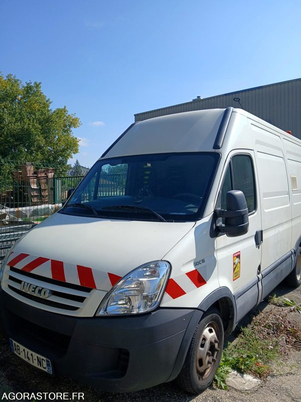 Iveco AB-141-NC - Ielu tīrīšanas mašīna: foto 2 Iveco AB-141-NC - Ielu tīrīšanas mašīna: foto 2