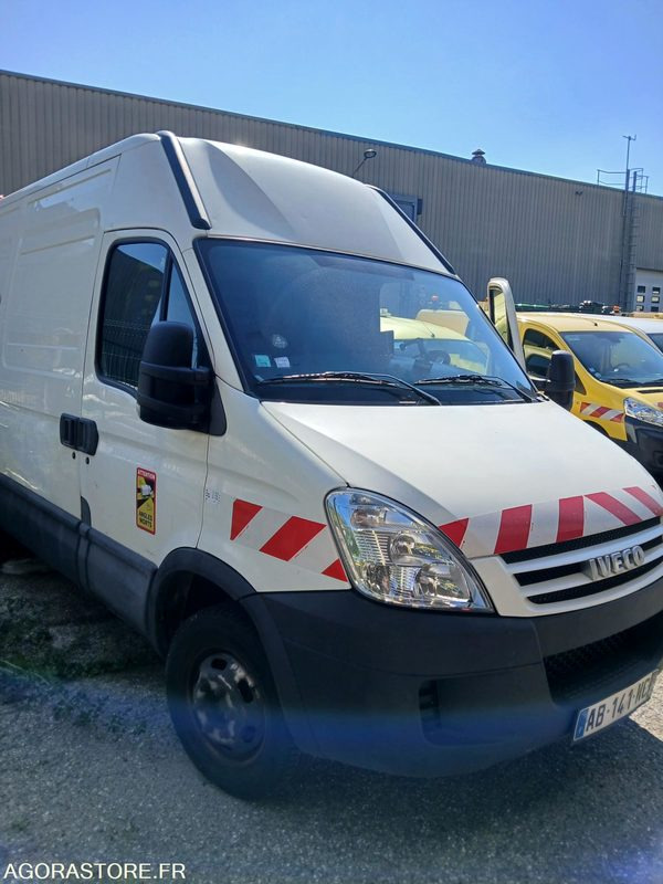 Iveco AB-141-NC - Ielu tīrīšanas mašīna: foto 3 Iveco AB-141-NC - Ielu tīrīšanas mašīna: foto 3