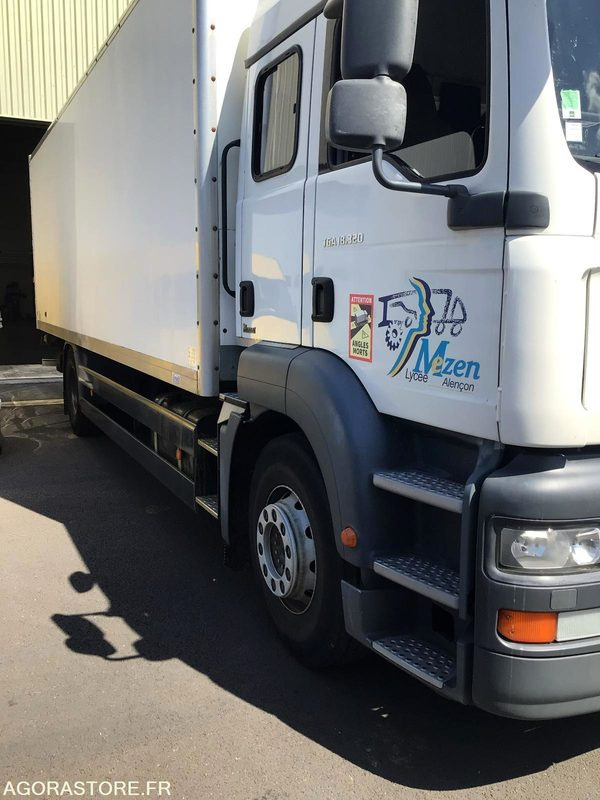 CAMION PORTEUR - Kravas automašīna: foto 2 CAMION PORTEUR - Kravas automašīna: foto 2