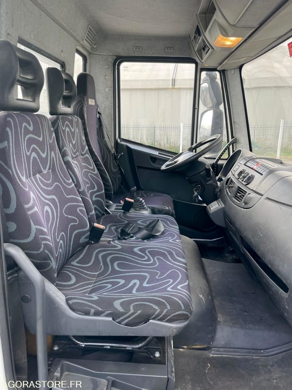 Kravas automašīna IVECO EUROCARGO PLATEAU - 2015 - 295 000KM: foto 7 Kravas automašīna IVECO EUROCARGO PLATEAU - 2015 - 295 000KM: foto 7