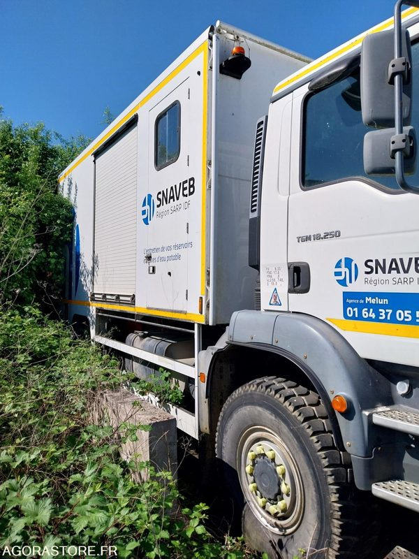 MAN TGM 4X4 18.250 Fourgon GIMAEX VASP 2011 212000Km ROULANT PRO UNIQUEMENT - Kravas automašīna: foto 2 MAN TGM 4X4 18.250 Fourgon GIMAEX VASP 2011 212000Km ROULANT PRO UNIQUEMENT - Kravas automašīna: foto 2