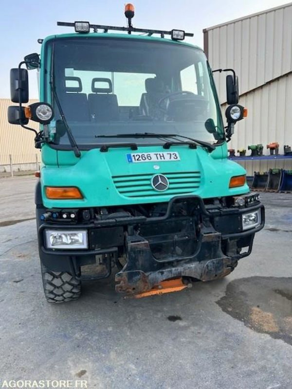 MERCEDES UNIMOG U300C VERSION COMMUNALE 2000 97652 KM - Kravas automašīna: foto 1 MERCEDES UNIMOG U300C VERSION COMMUNALE 2000 97652 KM - Kravas automašīna: foto 1