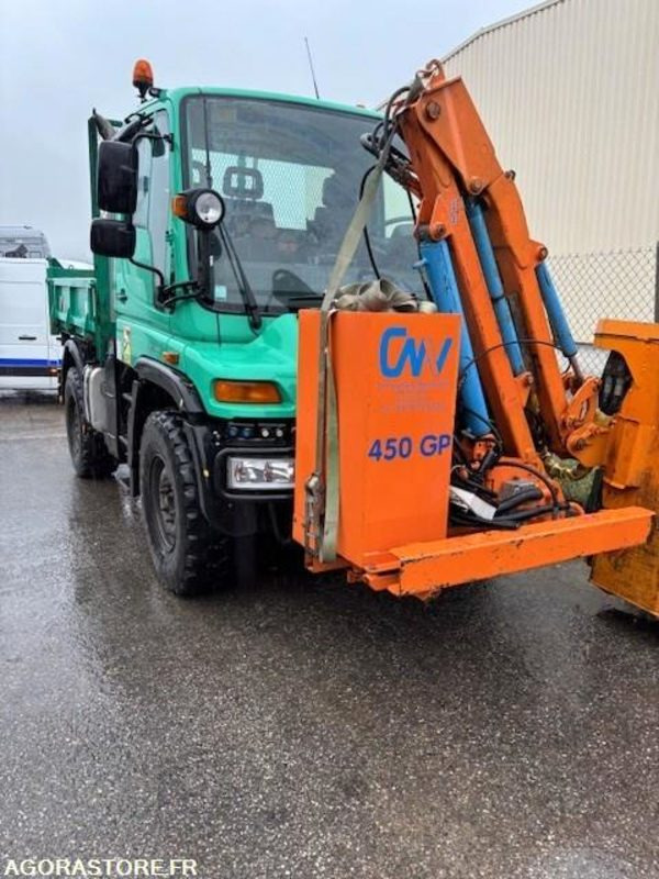 MERCEDES UNIMOG U300C VERSION COMMUNALE 2003 38210 KM + EPAREUSE CMV 450GP - Kravas automašīna: foto 1 MERCEDES UNIMOG U300C VERSION COMMUNALE 2003 38210 KM + EPAREUSE CMV 450GP - Kravas automašīna: foto 1