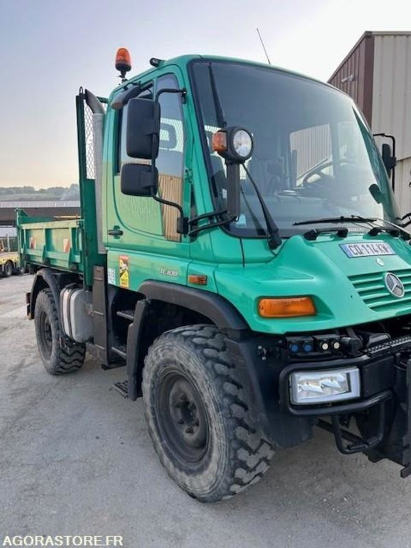 MERCEDES UNIMOG U300C VERSION COMMUNALE 2003 38210 KM + EPAREUSE CMV 450GP - Kravas automašīna: foto 4 MERCEDES UNIMOG U300C VERSION COMMUNALE 2003 38210 KM + EPAREUSE CMV 450GP - Kravas automašīna: foto 4