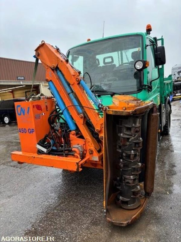 MERCEDES UNIMOG U300C VERSION COMMUNALE 2003 38210 KM + EPAREUSE CMV 450GP - Kravas automašīna: foto 2 MERCEDES UNIMOG U300C VERSION COMMUNALE 2003 38210 KM + EPAREUSE CMV 450GP - Kravas automašīna: foto 2