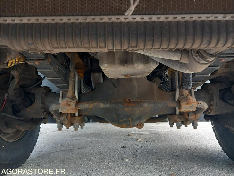 RENAULT KERAX 4X4 DXI 370 BENNE + Saleuse MECAGIL LEBON (KR0406 + SL0203) - Kravas automašīna: foto 5 RENAULT KERAX 4X4 DXI 370 BENNE + Saleuse MECAGIL LEBON (KR0406 + SL0203) - Kravas automašīna: foto 5