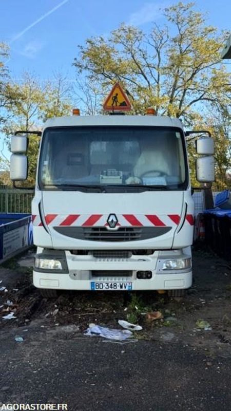 RENAULT MIDLUM BEN/AMO AVEC SALEUSE - Kravas automašīna: foto 1 RENAULT MIDLUM BEN/AMO AVEC SALEUSE - Kravas automašīna: foto 1